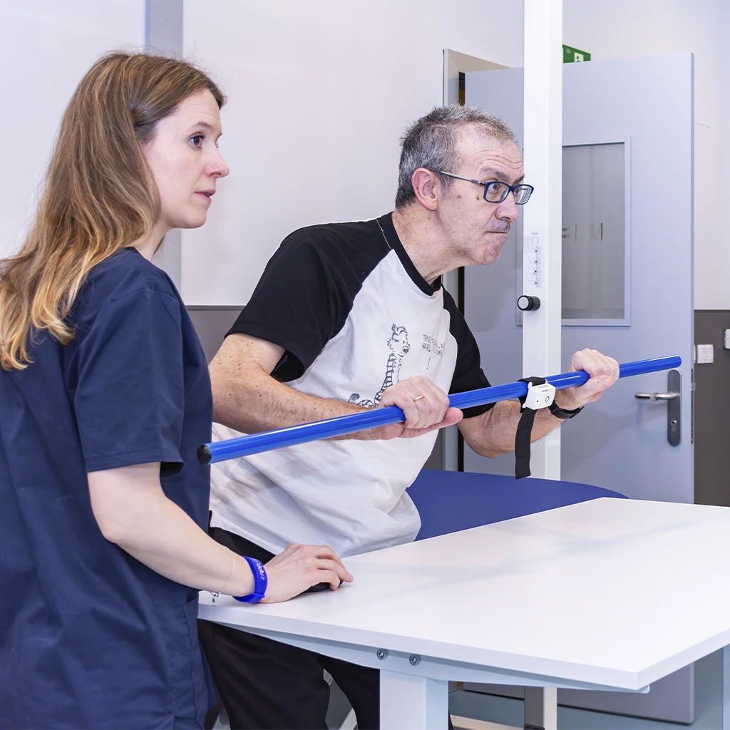 Ayuda de neuron en personas enfermedad neurodegenerativa